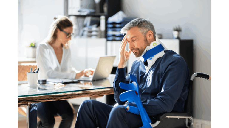 Ile dostanę za złamaną nogę ? Odszkodowanie i zadośćuczynienie w teorii i praktyce