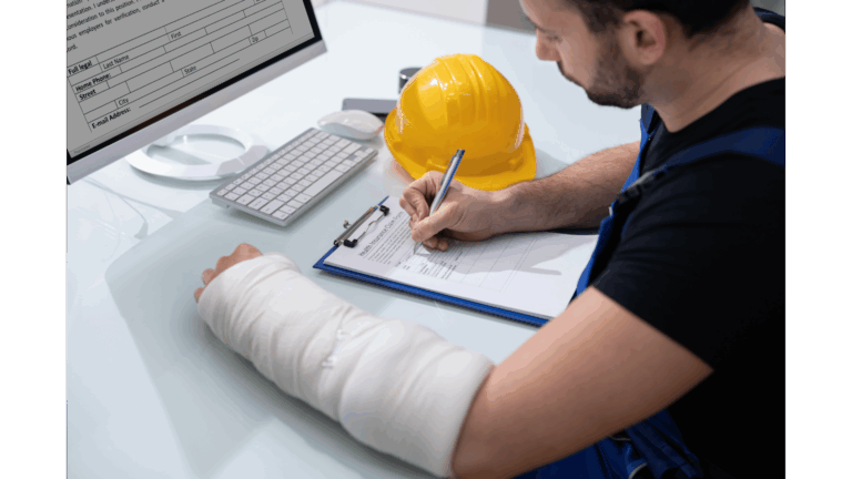 Złamana ręka – jak uzyskać odszkodowanie i ile można otrzymać?